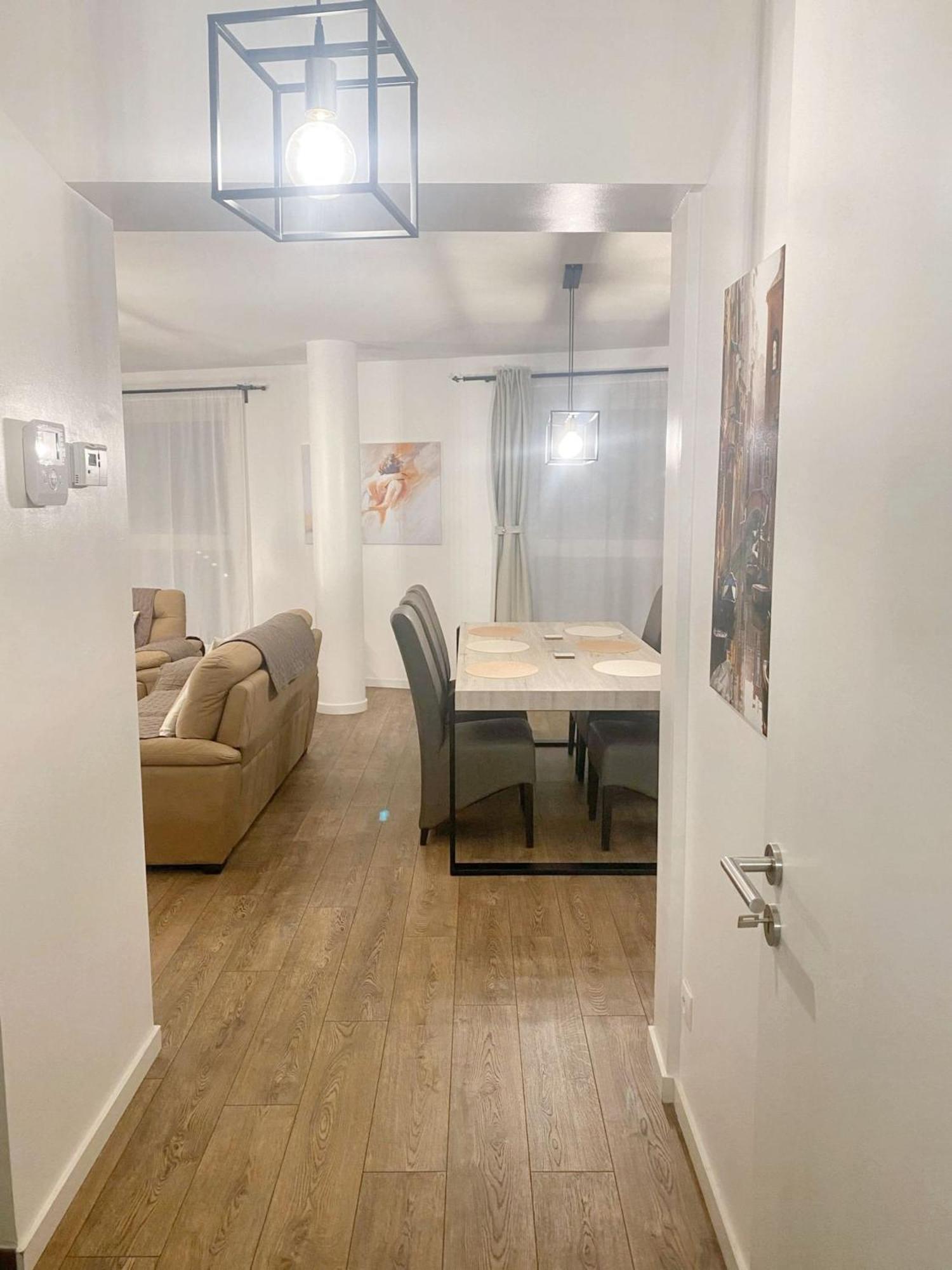 Modern Apartment In Cureghem Anderlecht 134 M² + Terrace بروكسل المظهر الخارجي الصورة