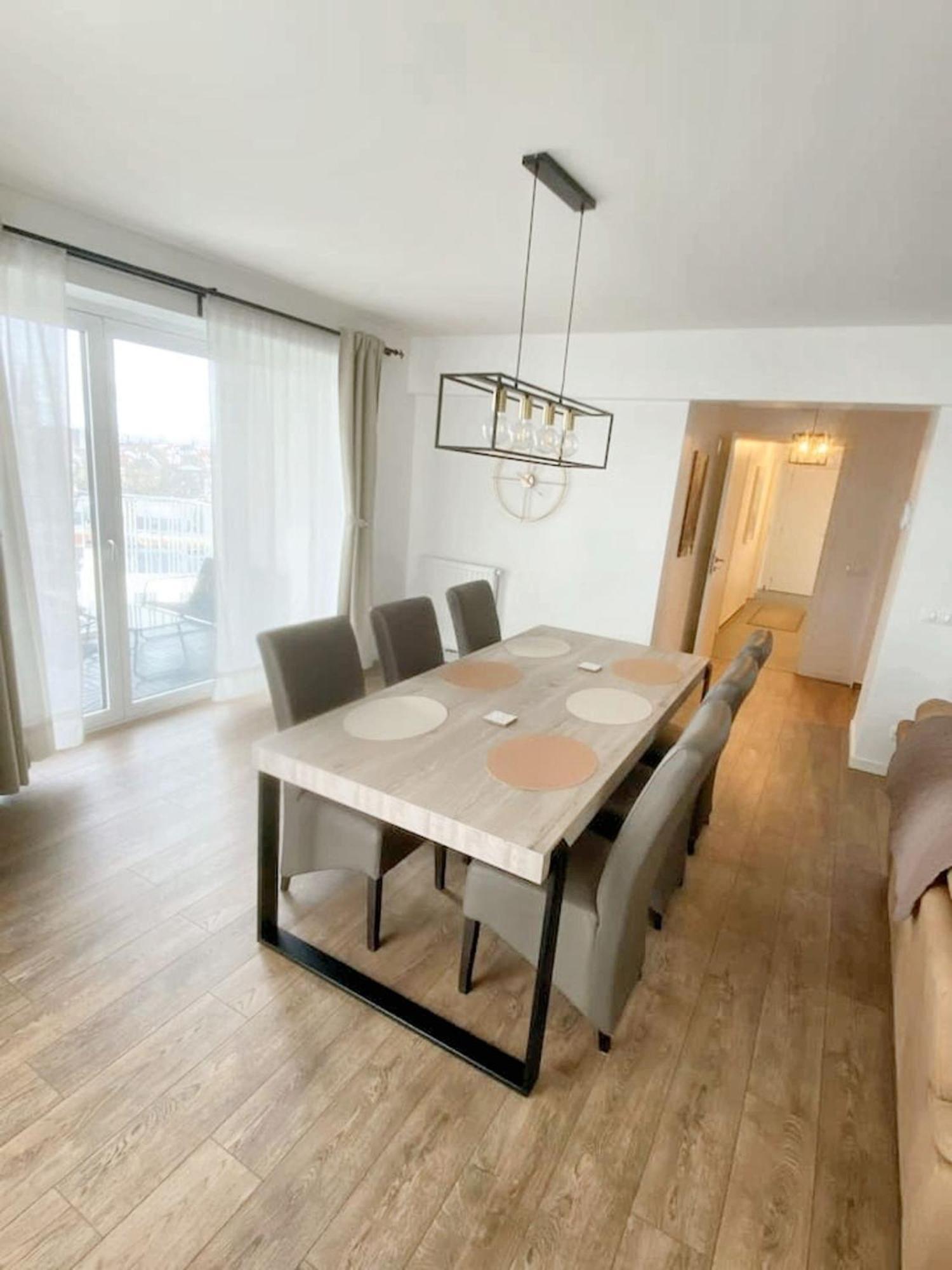 Modern Apartment In Cureghem Anderlecht 134 M² + Terrace بروكسل المظهر الخارجي الصورة