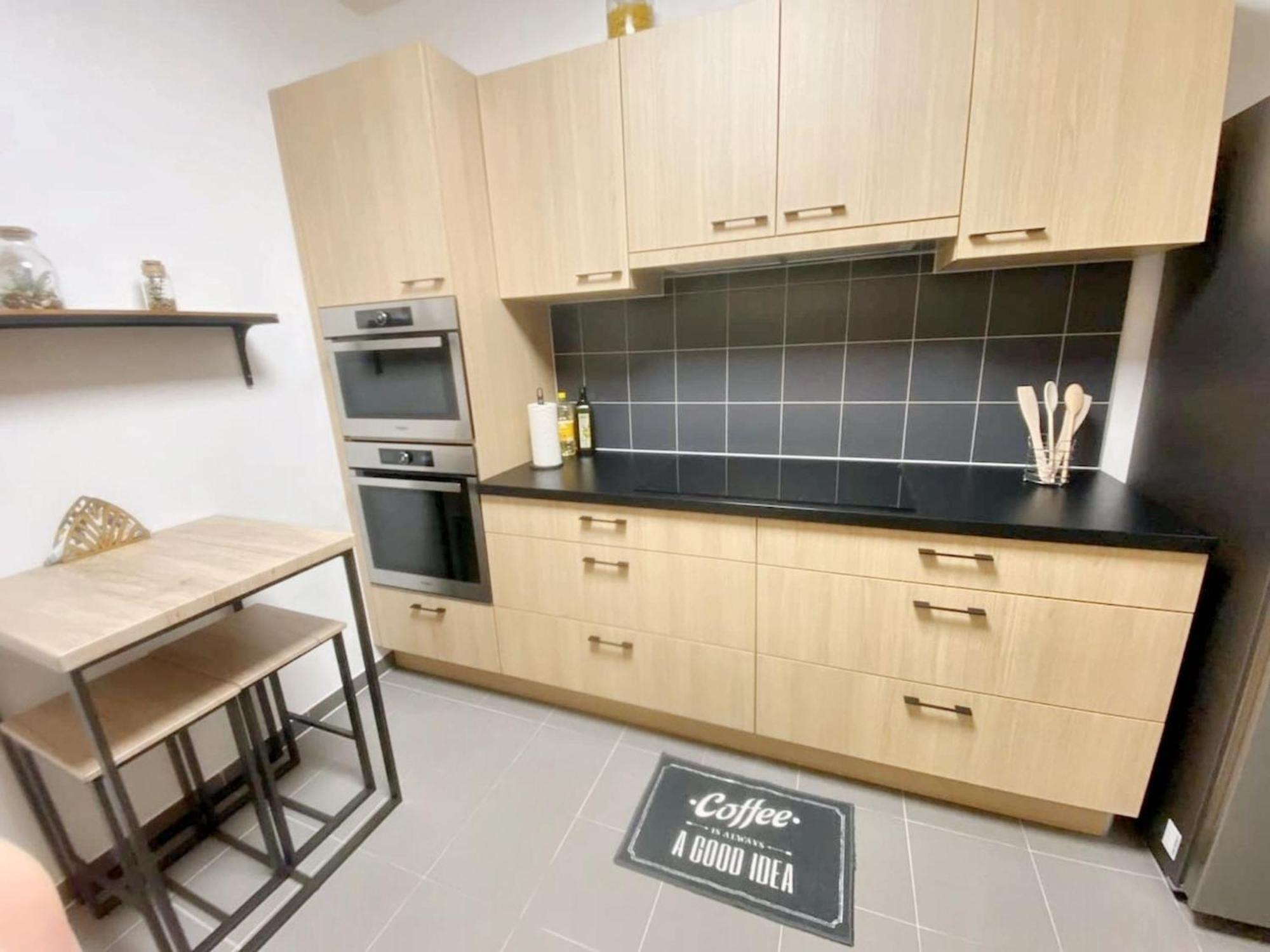 Modern Apartment In Cureghem Anderlecht 134 M² + Terrace بروكسل المظهر الخارجي الصورة
