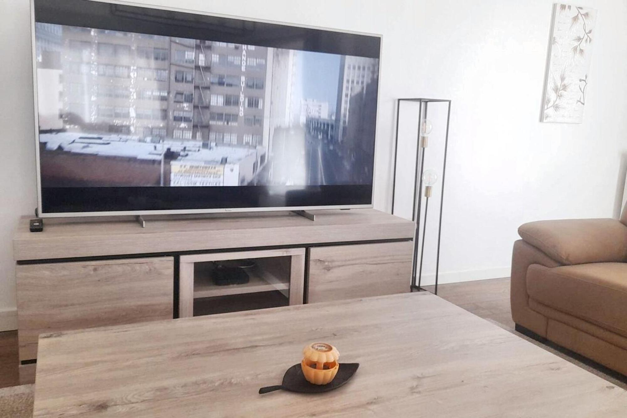 Modern Apartment In Cureghem Anderlecht 134 M² + Terrace بروكسل المظهر الخارجي الصورة
