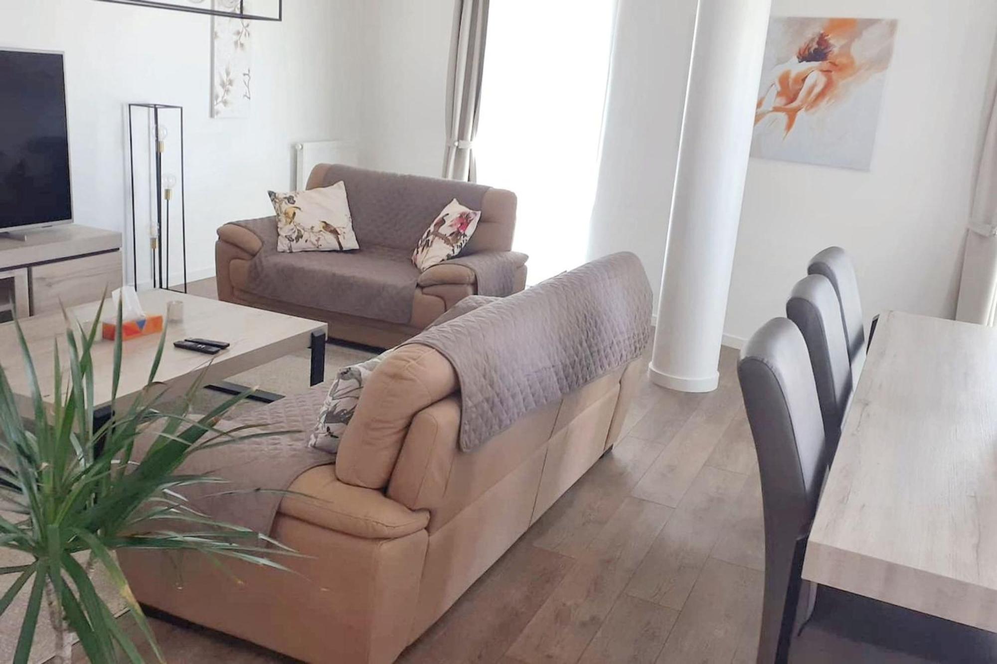 Modern Apartment In Cureghem Anderlecht 134 M² + Terrace بروكسل المظهر الخارجي الصورة